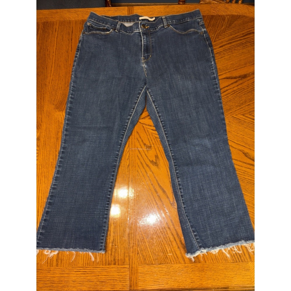 Levi's Classisc Crop‎ Denim Jeans (Womens 34)